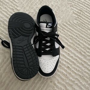 Nike Black and White Women's Sneakers